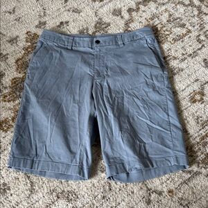 Lululemon Men’s Commission Short Qwick Oxford 11" *Relaxed Size 34 Grayish-Blue